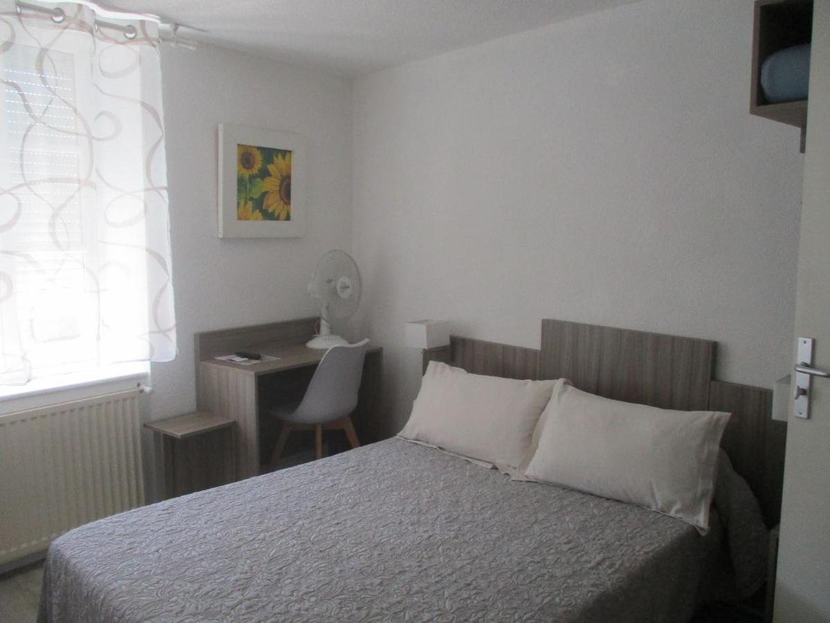 Hotel Du Commerce Pont-Saint-Esprit Εξωτερικό φωτογραφία